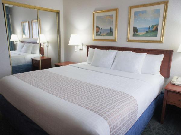 La Quinta Inn by Wyndham Ft. Lauderdale Tamarac East : photo 2 de la chambre suite 1 chambre lit king-size - non-fumeurs