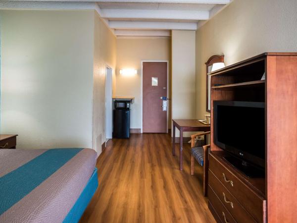 Motel 6-Philadelphia, PA - Northeast : photo 3 de la chambre chambre lit queen-size - non-fumeurs