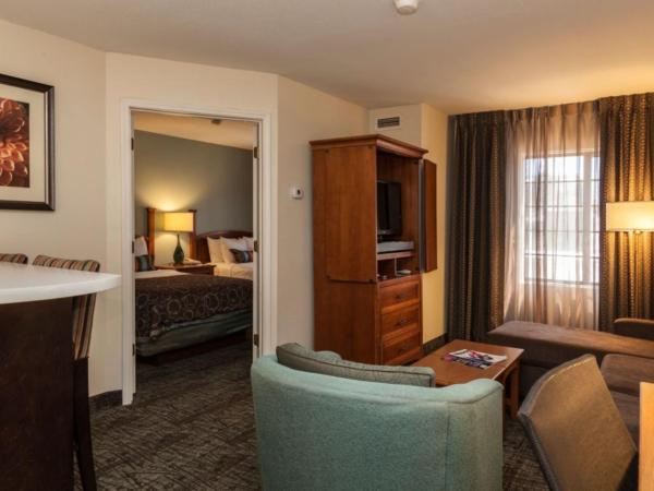 Staybridge Suites Colorado Springs North, an IHG Hotel : photo 8 de la chambre suite 2 chambres lits queen-size avec 2 salles de bains - non-fumeurs