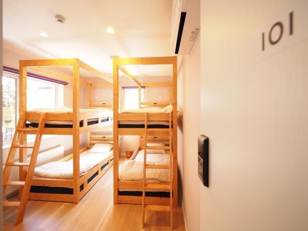 Family Tree Guest House : photo 7 de la chambre lit dans dortoir pour femmes de 4 lits