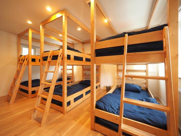 Family Tree Guest House : photo 1 de la chambre lit dans dortoir mixte de 6 lits