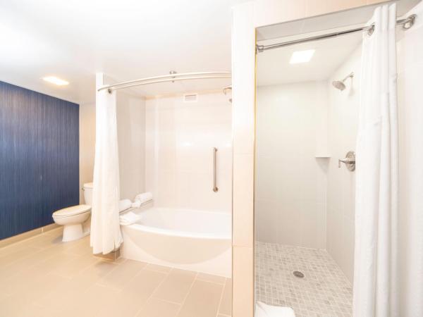 Holiday Inn Louisville East - Hurstbourne, an IHG Hotel : photo 5 de la chambre suite 1 chambre