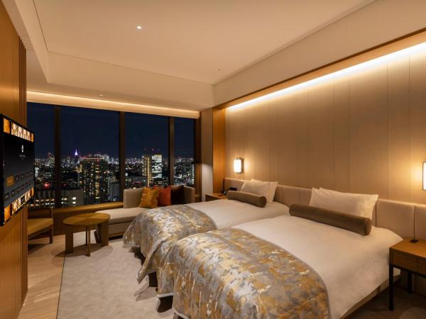 The Okura Tokyo : photo 2 de la chambre chambre lits jumeaux avec baignoire panoramique et accès au salon club - prestige