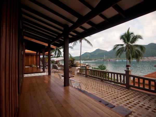 Bhuvarin Resort : photo 4 de la chambre villa thaïlandaise de luxe avec vue sur la mer