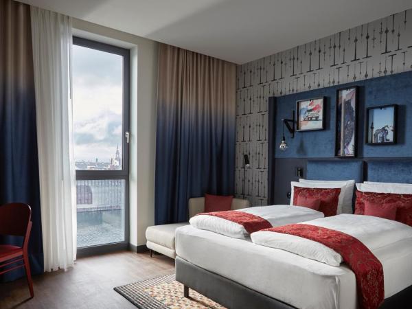 Hotel Indigo Berlin - East Side Gallery : photo 7 de la chambre chambre standard lit queen-size