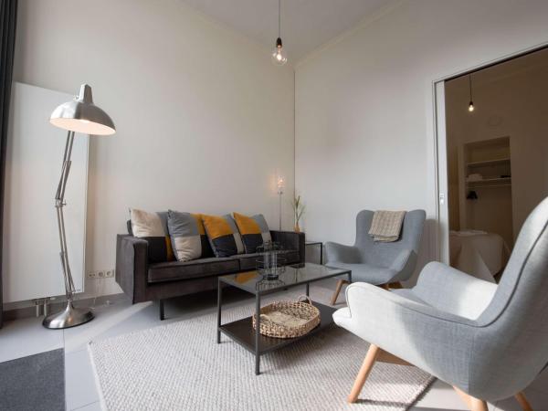 Flonk Hotel Groningen Centre, BW Signature Collection : photo 2 de la chambre two-bedroom apartment with four single beds and balcony