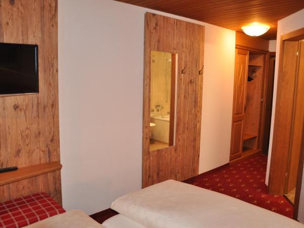 Hotel Gletschergarten : photo 10 de la chambre chambre double