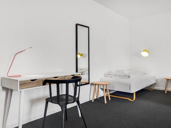 Sleepcph : photo 2 de la chambre chambre quadruple avec salle de bains commune