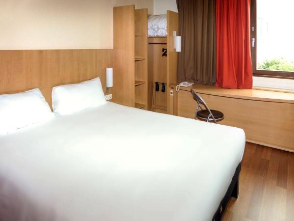 ibis Périgueux Centre : photo 1 de la chambre chambre standard avec 1 lit double et 1 lit simple
