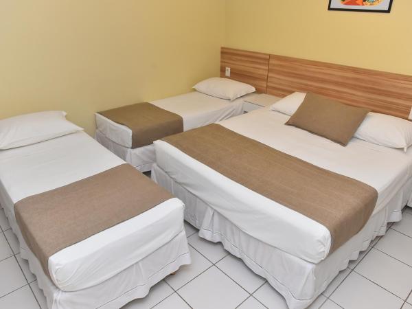 Hotel Três Caravelas : photo 4 de la chambre chambre quadruple
