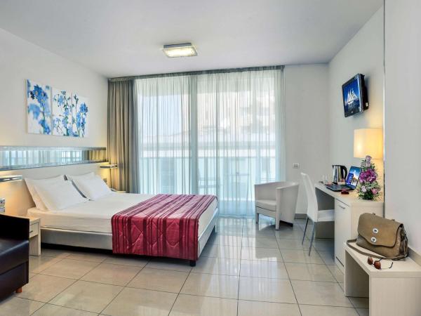 Mercure Hotel Rimini Artis : photo 5 de la chambre chambre double supérieure avec balcon