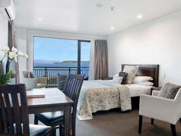 Acacia Lake View Motel : photo 1 de la chambre studio avec vue sur lac