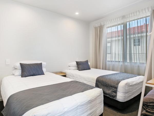 Acacia Lake View Motel : photo 5 de la chambre chambre familiale - vue sur lac