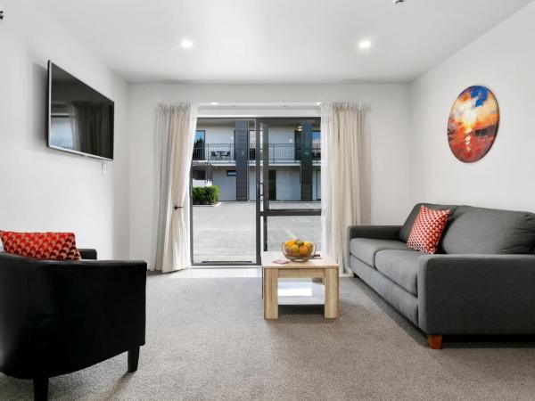 Acacia Lake View Motel : photo 4 de la chambre suite lit king-size