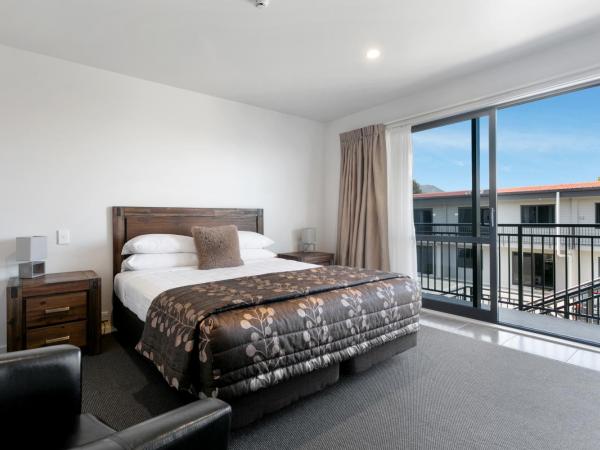 Acacia Lake View Motel : photo 1 de la chambre studio deluxe aux Étages supérieurs (aile lac)