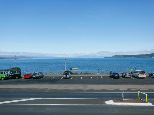 Acacia Lake View Motel : photo 9 de la chambre studio avec vue sur lac