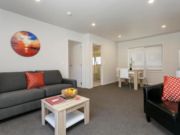 Acacia Lake View Motel : photo 3 de la chambre suite lit king-size