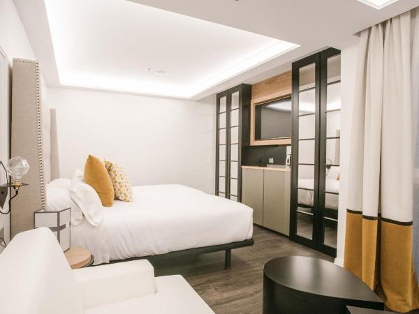 Hotel Regina : photo 8 de la chambre suite junior - vue sur patio