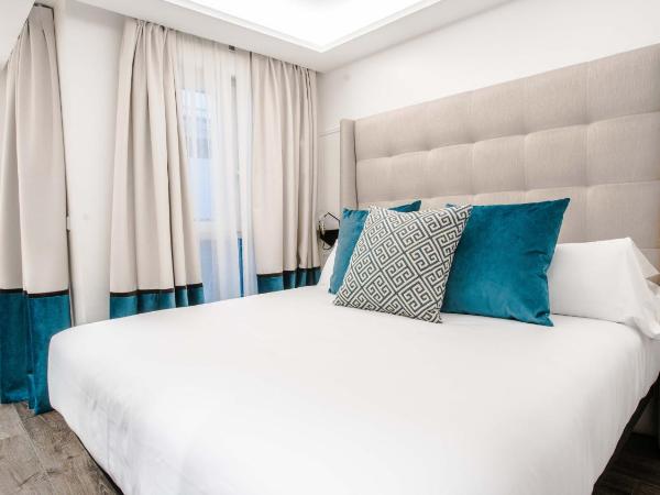 Hotel Regina : photo 2 de la chambre hébergement double - vue sur patio