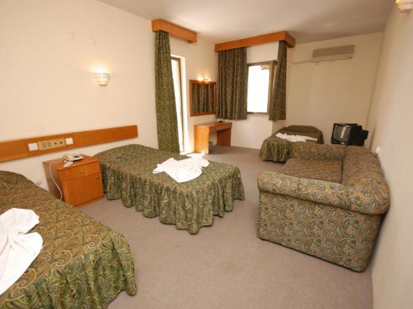 Dias Hotel : photo 2 de la chambre chambre quadruple