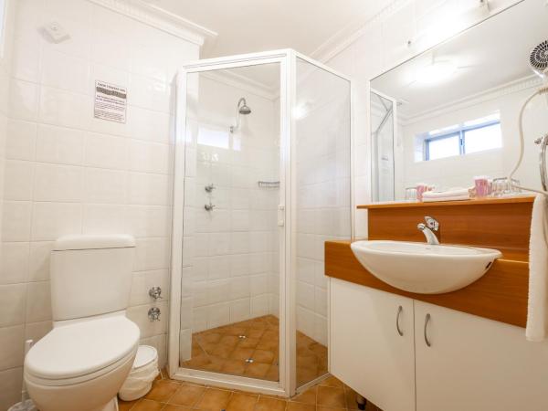 Twin Towers Inn : photo 7 de la chambre chambre familiale deluxe