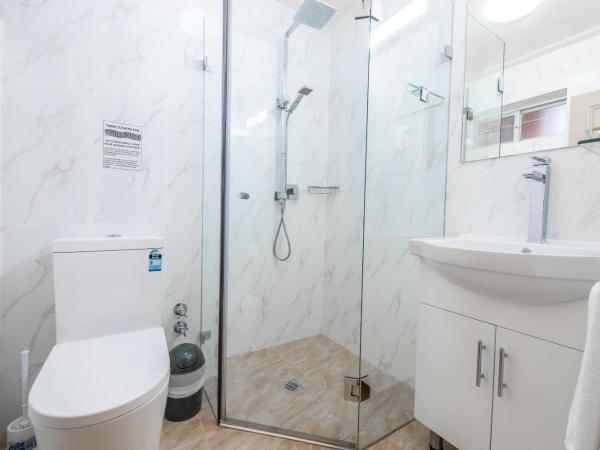 Twin Towers Inn : photo 5 de la chambre chambre lit queen-size deluxe