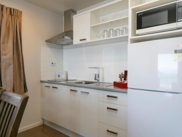 Acacia Lake View Motel : photo 7 de la chambre appartement 2 chambres supérieur - vue sur lac 