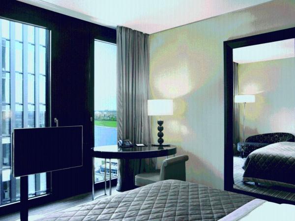Hyatt Regency Dusseldorf : photo 3 de la chambre chambre lit king-size deluxe