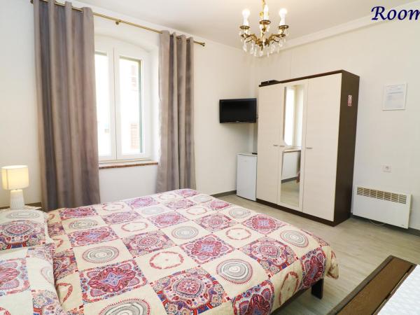 Old Town Rooms and Apartment : photo 3 de la chambre chambre double