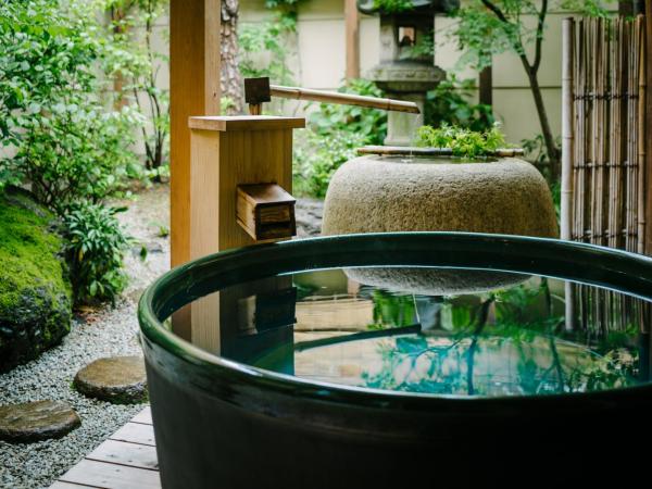 Nazuna Kyoto Nijo-jo : photo 5 de la chambre suite avec baignoire en plein air - réservée aux adultes - vue sur jardin (60 m²)