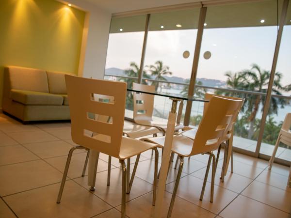 Ramada by Wyndham Acapulco Hotel & Suites : photo 5 de la chambre suite supérieure 2 chambres