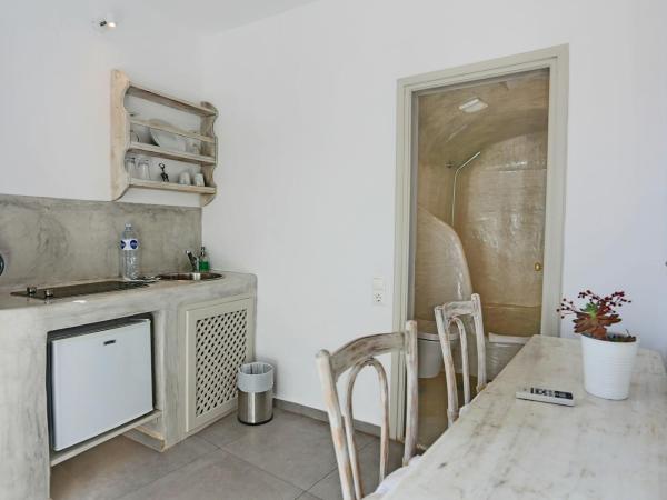 Oia Mare Villas : photo 2 de la chambre studio troglodyte supérieur - vue sur caldeira