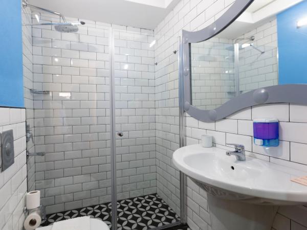 Mene City Hotel : photo 4 de la chambre chambre triple