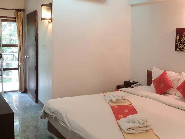 Rainforest ChiangMai Hotel : photo 1 de la chambre chambre double standard avec douche