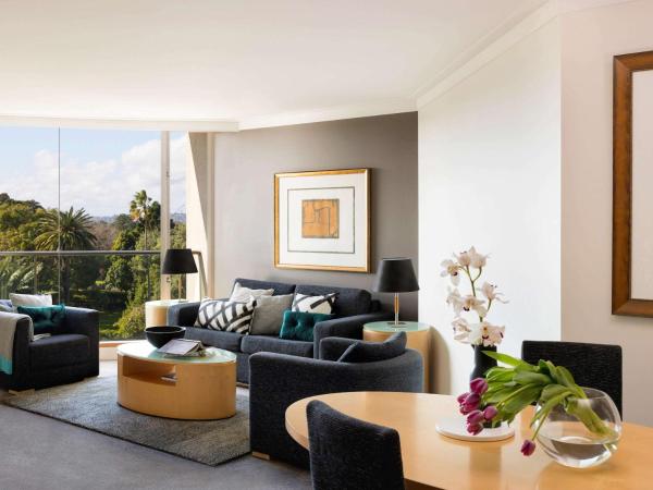 Pullman Quay Grand Sydney Harbour : photo 4 de la chambre appartement 2 chambres de luxe avec vue sur le jardin