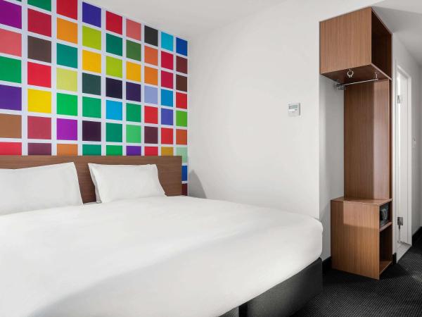 ibis Styles Brisbane Elizabeth Street : photo 4 de la chambre deluxe corner king room - accessible