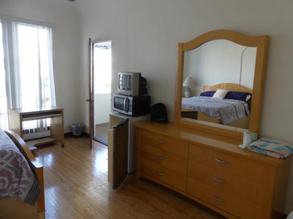 Wilshire Orange Hotel : photo 7 de la chambre chambre double avec salle de bains commune