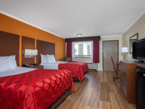 Ramada by Wyndham Tampa Westshore Airport South : photo 2 de la chambre chambre double avec 2 lits doubles - vue sur ville - non-fumeurs