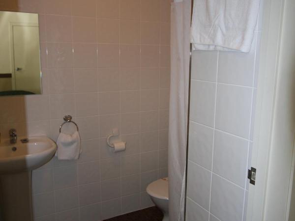 Highlander Hotel Bar Kitchen Rooftop : photo 5 de la chambre chambre lits jumeaux standard