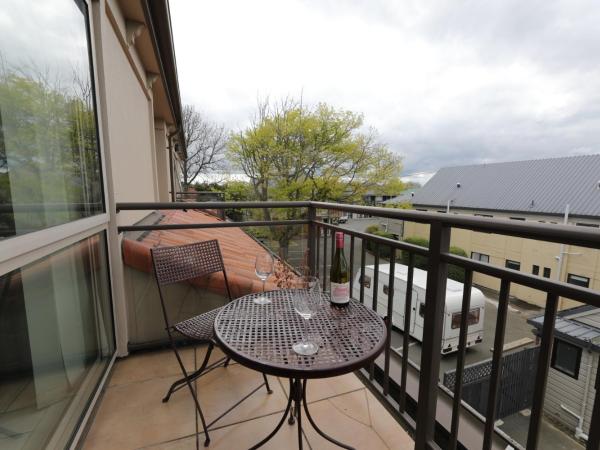 Delago Motel/Apartments : photo 10 de la chambre king suite with spa bath & private balcony