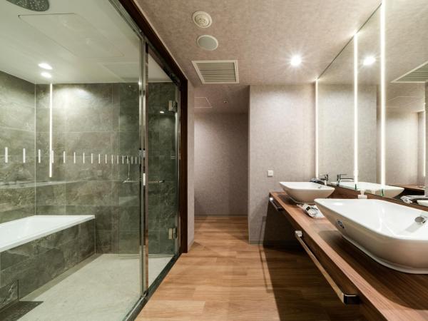 Daiwa Roynet Hotel Hakata Reisen PREMIER - former Daiwa Roynet Hotel Hakata Reisen : photo 2 de la chambre chambre affaires non-fumeur