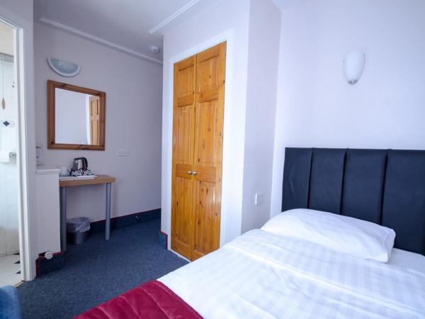 Adria Hotel : photo 2 de la chambre chambre simple avec salle de bains privative