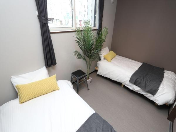 UCHI Living Stay Sapporo Kikusui : photo 6 de la chambre family room with shower room1