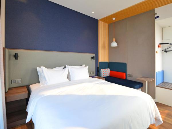 Holiday Inn Express Hangzhou Binjiang, an IHG Hotel : photo 1 de la chambre chambre lit king-size standard