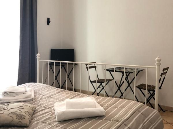 Ai Leoni : photo 10 de la chambre chambre double avec salle de bains privative