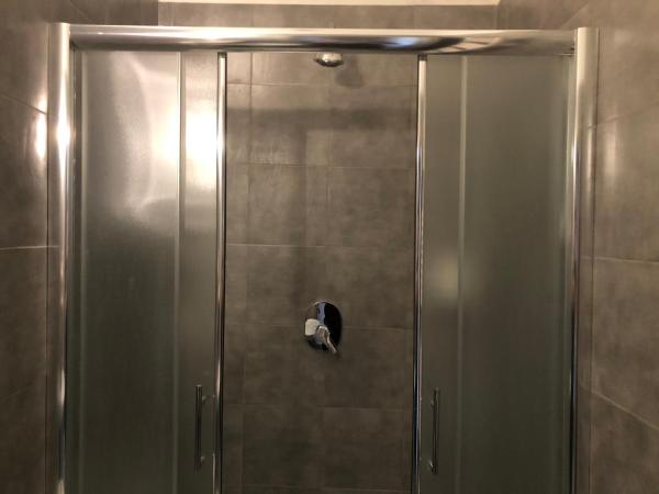 Ai Leoni : photo 5 de la chambre chambre simple avec salle de bains privative