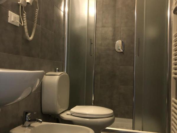 Ai Leoni : photo 7 de la chambre chambre simple avec salle de bains privative