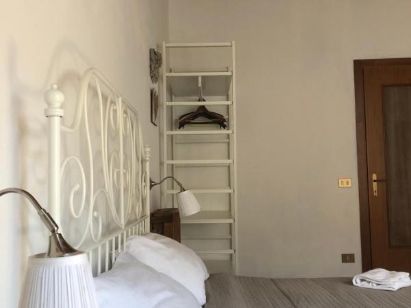 Ai Leoni : photo 9 de la chambre chambre double avec salle de bains commune