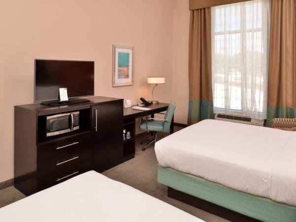 Holiday Inn Express & Suites Austin South, an IHG Hotel : photo 3 de la chambre chambre supérieure avec 2 lits queen-size