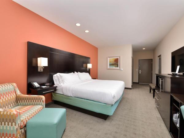 Holiday Inn Express & Suites Austin South, an IHG Hotel : photo 1 de la chambre suite avec baignoire accessible aux personnes à mobilité réduite - non-fumeurs